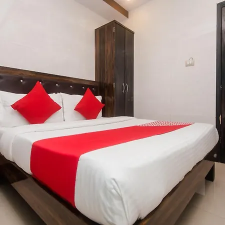 Hotel Oyo 7481 Plaza 2*