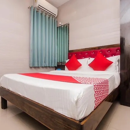 Hotel Oyo 7481 Plaza