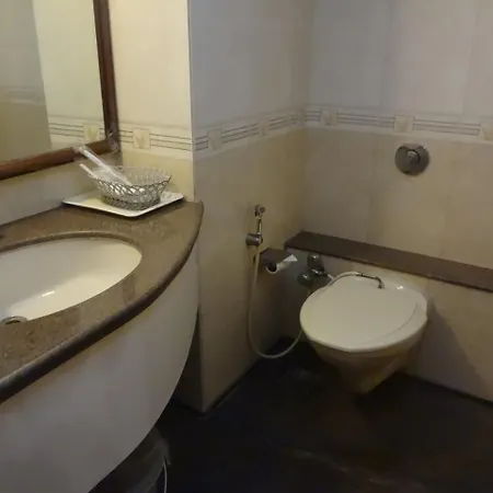 Solitaire Hotel 3*