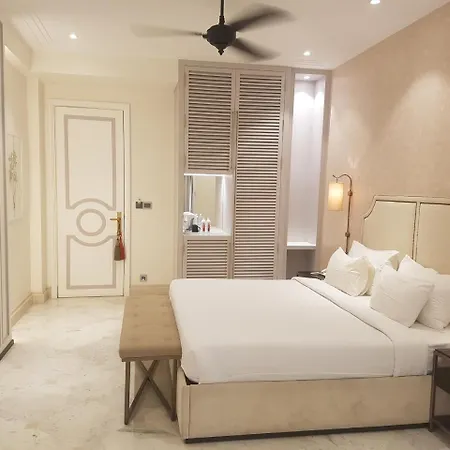 Harbour View Colaba 3*