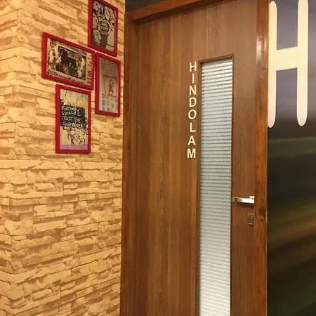 Ample Hostel *
