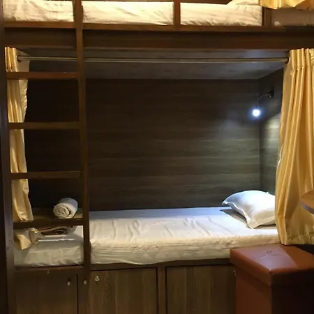 Hostel Ample