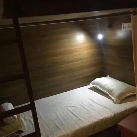 Ample Hostel