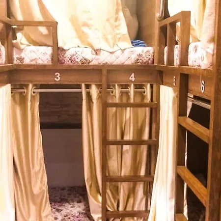 Ample Hostel