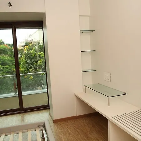 Laurent & Benon - Santacruz East 5*