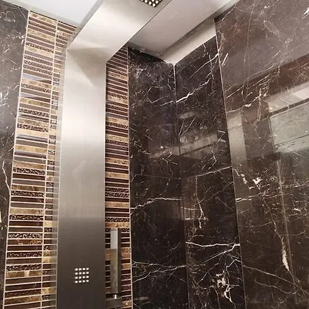 Laurent & Benon - Santacruz East Aparthotel 5*