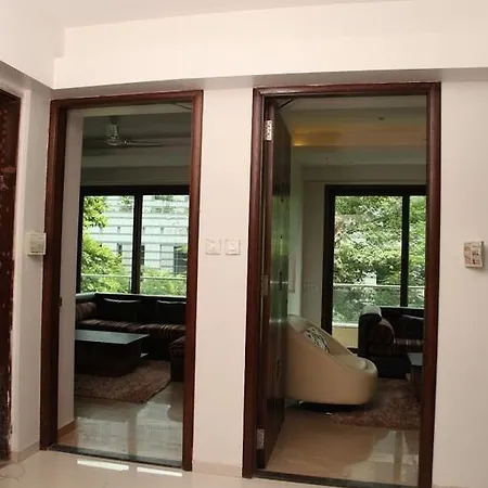 Laurent & Benon - Santacruz East 5*