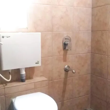 Ample Hostel