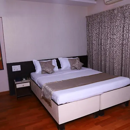 Hotel Bharat Avenue 3*