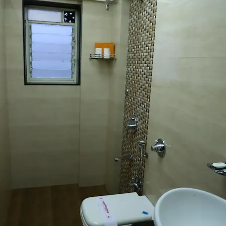 Bharat Avenue Hotel 3*