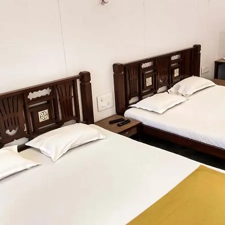 Carlton - Behind Taj Mahal Palace Colaba Hotel 2*