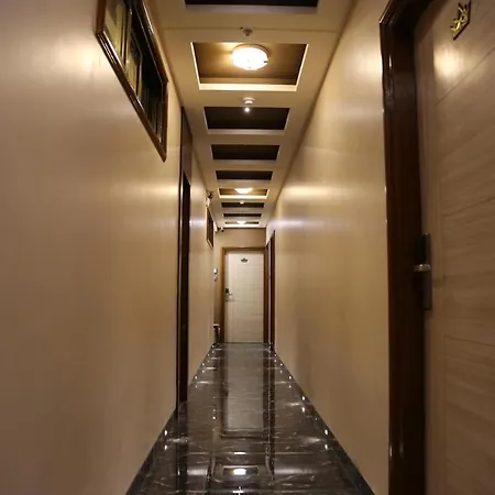 Golden Crown Hotel Mumbai