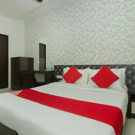 Oyo 19847 Star Residency 3*