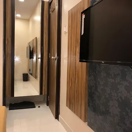 Crystal Hotel 2*