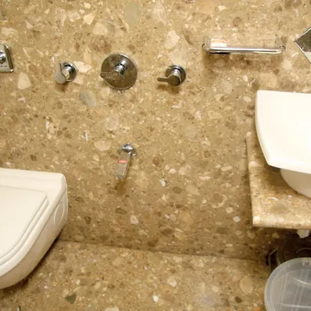 Neo Ghatkopar Hotel 3*