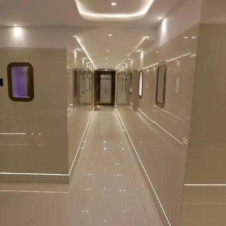 Qubestay Airport Capsule & Capsule hotel 3*