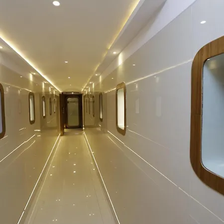 Qubestay Airport Capsule & Capsule hotel Mumbai
