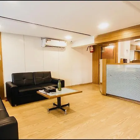 Qubestay Airport Capsule & Capsule hotel