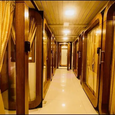 Qubestay Airport Capsule & Capsule hotel Mumbai