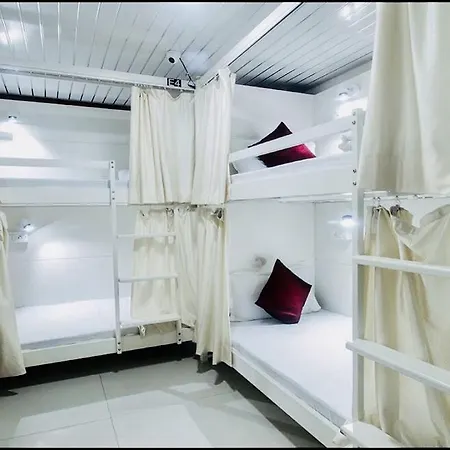 Qubestay Airport Capsule & Capsule hotel 3*