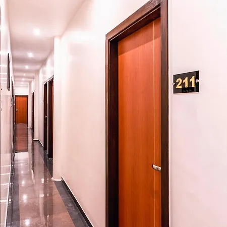 Hotel Sea Grand, Colaba