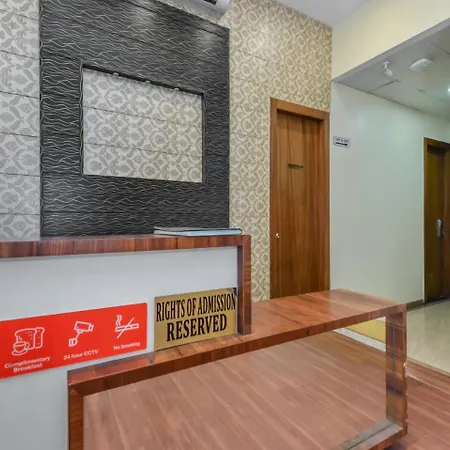 Oyo 8872 Address Hotel 3*