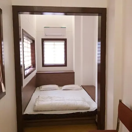 Carlton - Behind Taj Mahal Palace Colaba