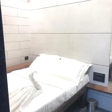 Hotel Dadar Near Station 2*