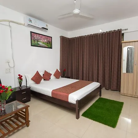 Aristo Room, - Near Kokilaben Dhirubai Ambani Hospital For Family Only, Bed & Breakfast Mumbai