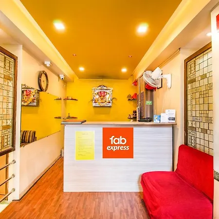 Hotel Neelkiran 3*