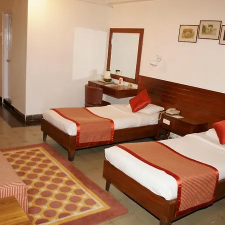 West End Opp Hospital 4* Mumbai