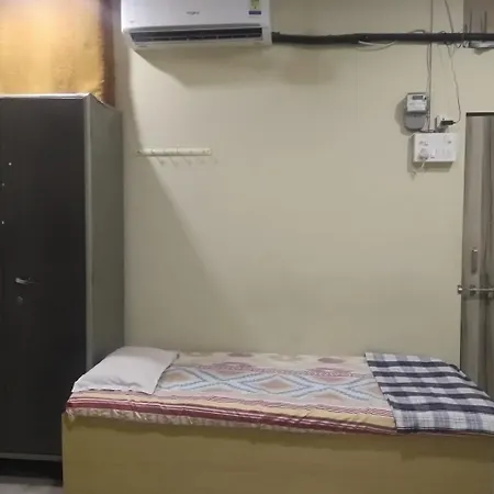 Hostel Metro *
