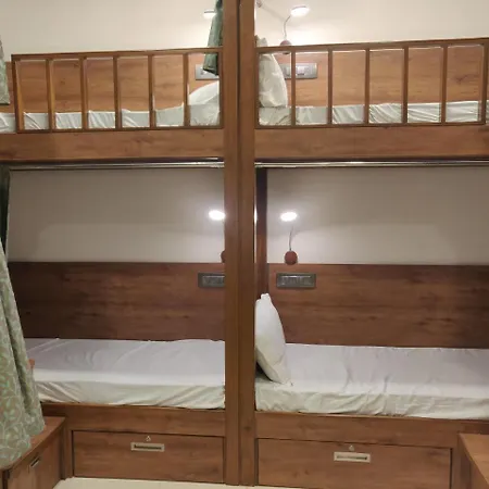 Peace Residency Capsule hotel *