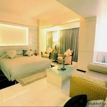 Hotel Peninsula Grand
