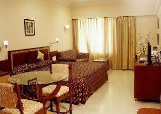 Juhu Plaza 3*