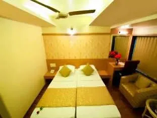 Rajhans Hotel