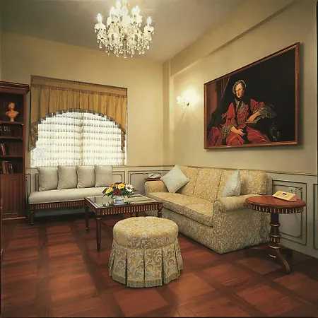 The Gordon House - Near Gateway Of India Mumbai