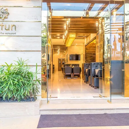 Comfort Metropolis 4*