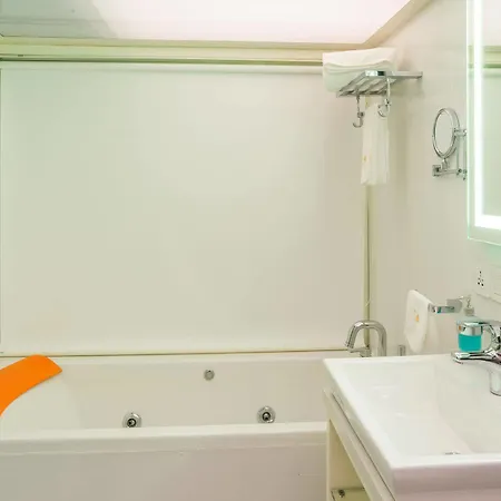 Hotel Comfort Metropolis 4*