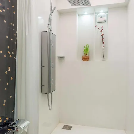 Comfort Metropolis Hotel