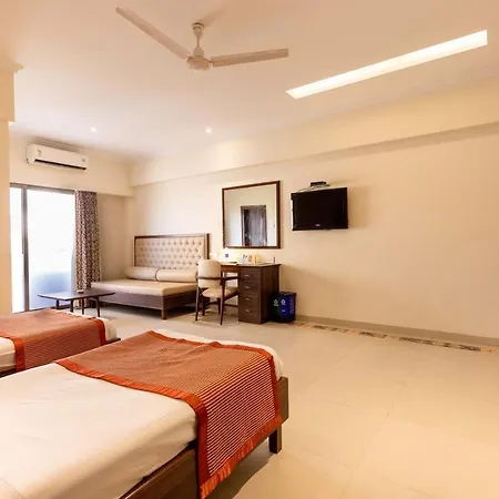 West End Opp Hospital Hotel 4*