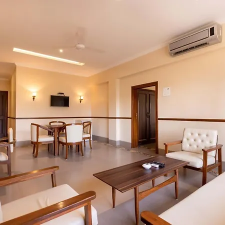West End Opp Hospital 4* Mumbai