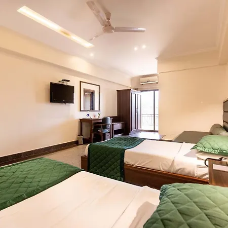 Hotel West End Opp Hospital 4*
