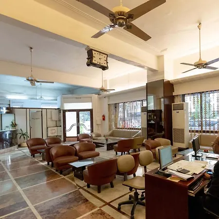 West End Opp Hospital 4* Mumbai