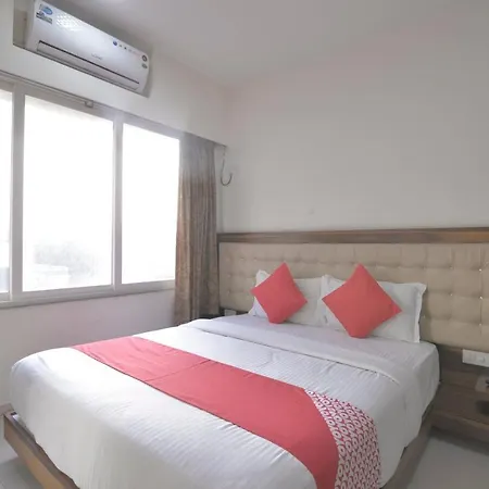 Hotel Oyo 11441 Casa Roomz Powai 3*