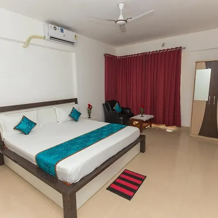 Aristo Room, - Near Kokilaben Dhirubai Ambani Hospital For Family Only, 3*