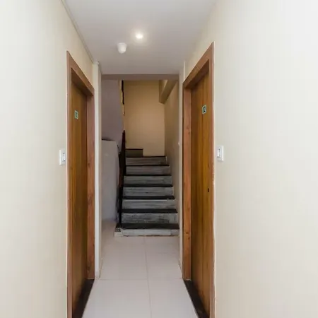 Oyo 17028 Aviva Residency Hotel 3*