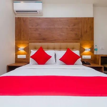 Oyo 17028 Aviva Residency