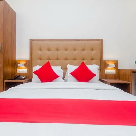 Oyo 17028 Aviva Residency