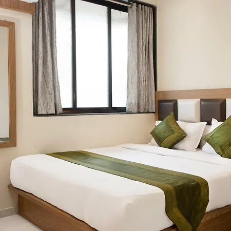 Hotel Residency Park Near Masjid Rly Station South Mumbai